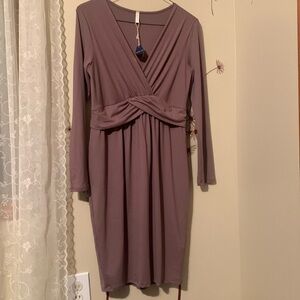 V-neck Pinkblush mauve maternity dress